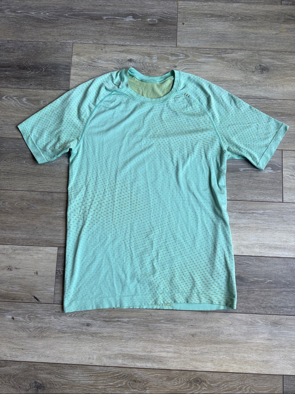 lululemon athletica Men's Mint Green Short-Sleeve Performance Tee